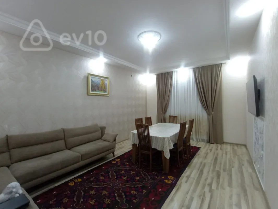 Satılır 4 otaqlı həyət evi 140 m²