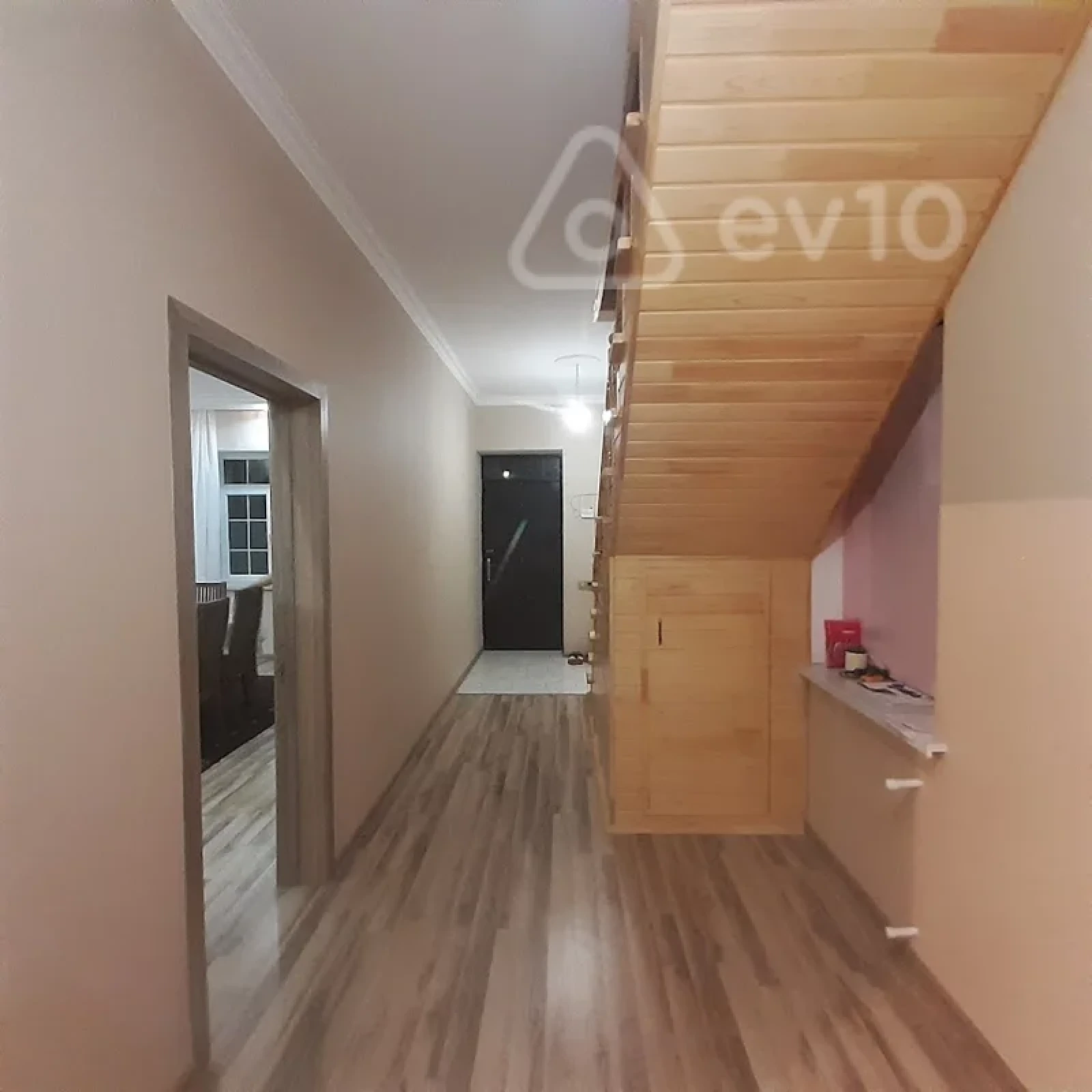Satılır 4 otaqlı həyət evi 140 m²