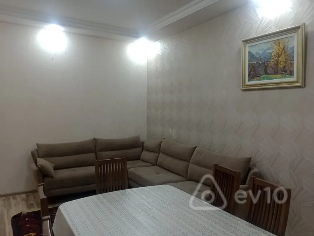 Satılır 4 otaqlı həyət evi 140 m²