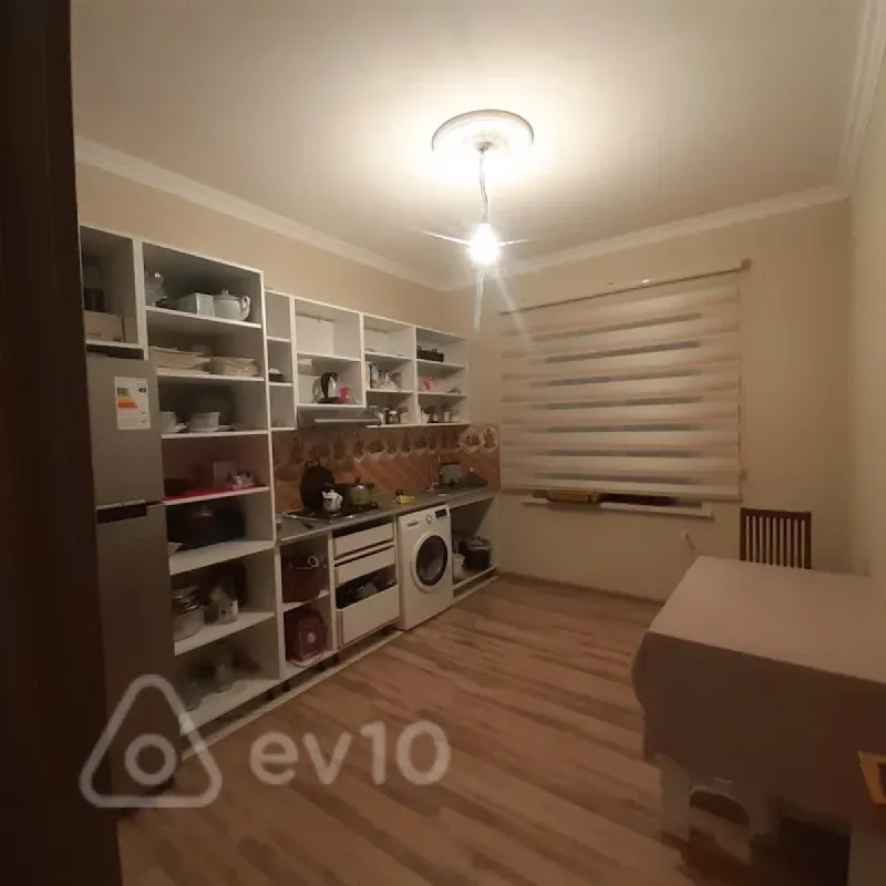 Satılır 4 otaqlı həyət evi 140 m²