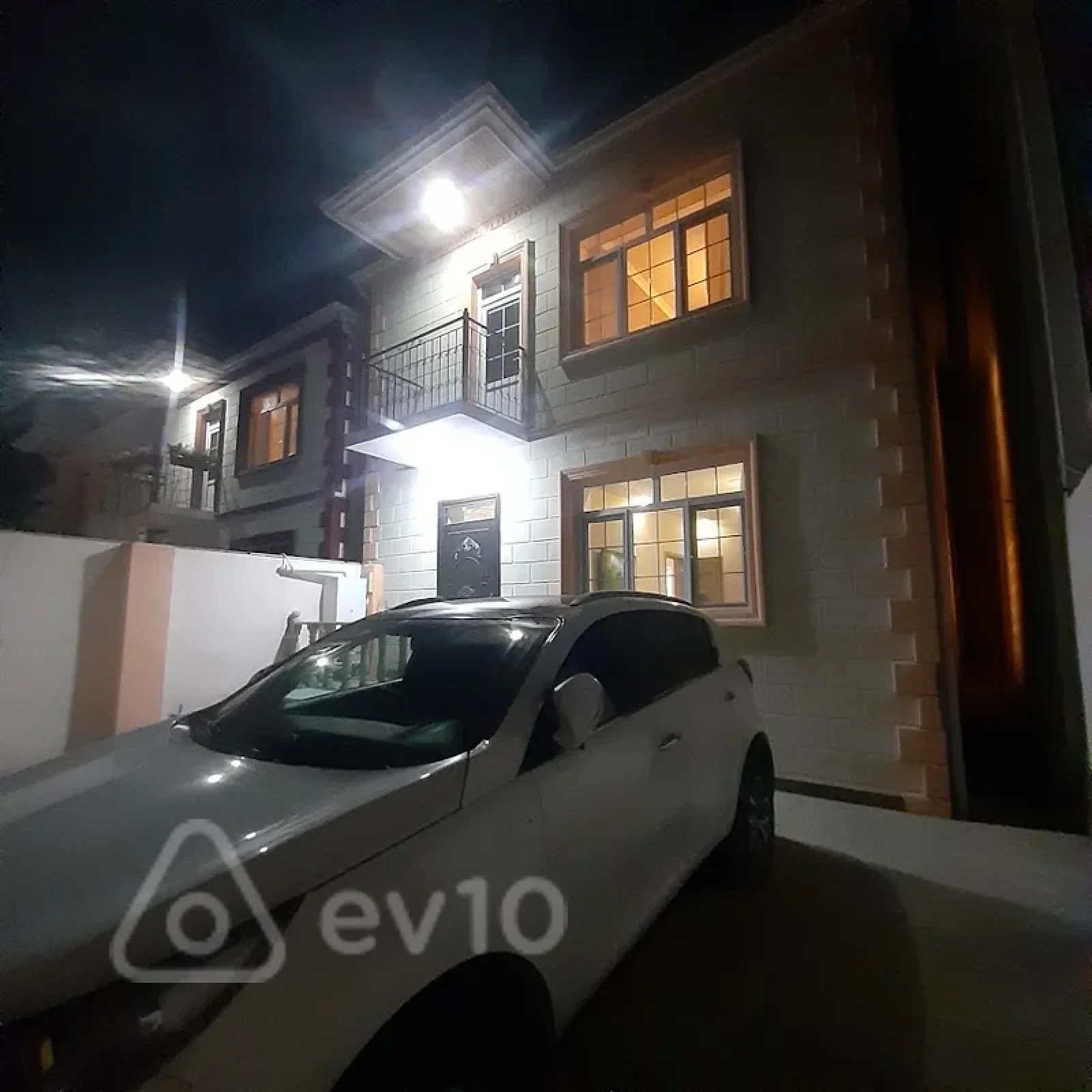 Satılır 4 otaqlı həyət evi 140 m²