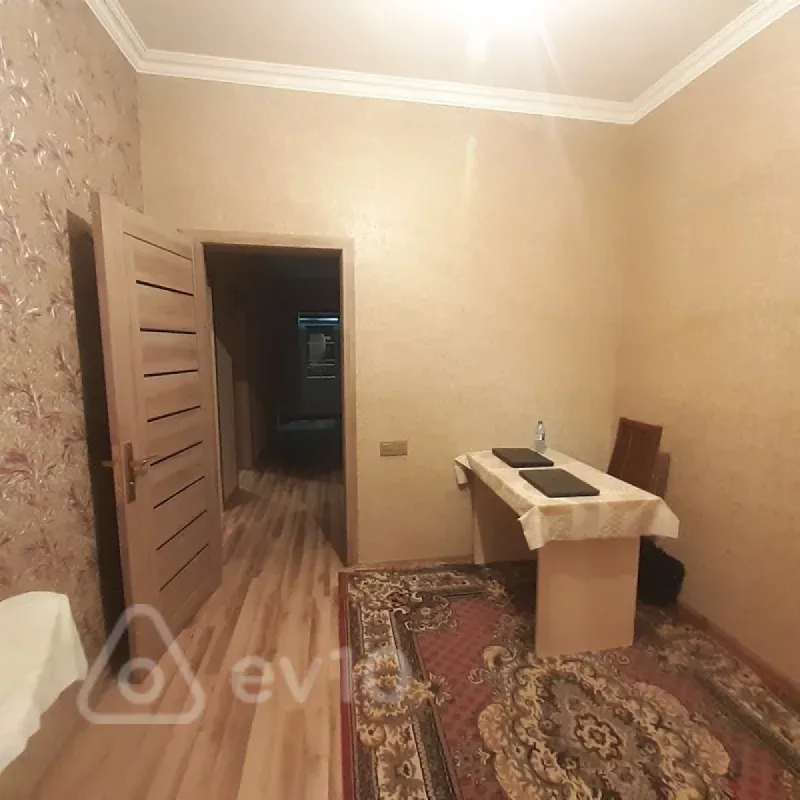 Satılır 4 otaqlı həyət evi 140 m²
