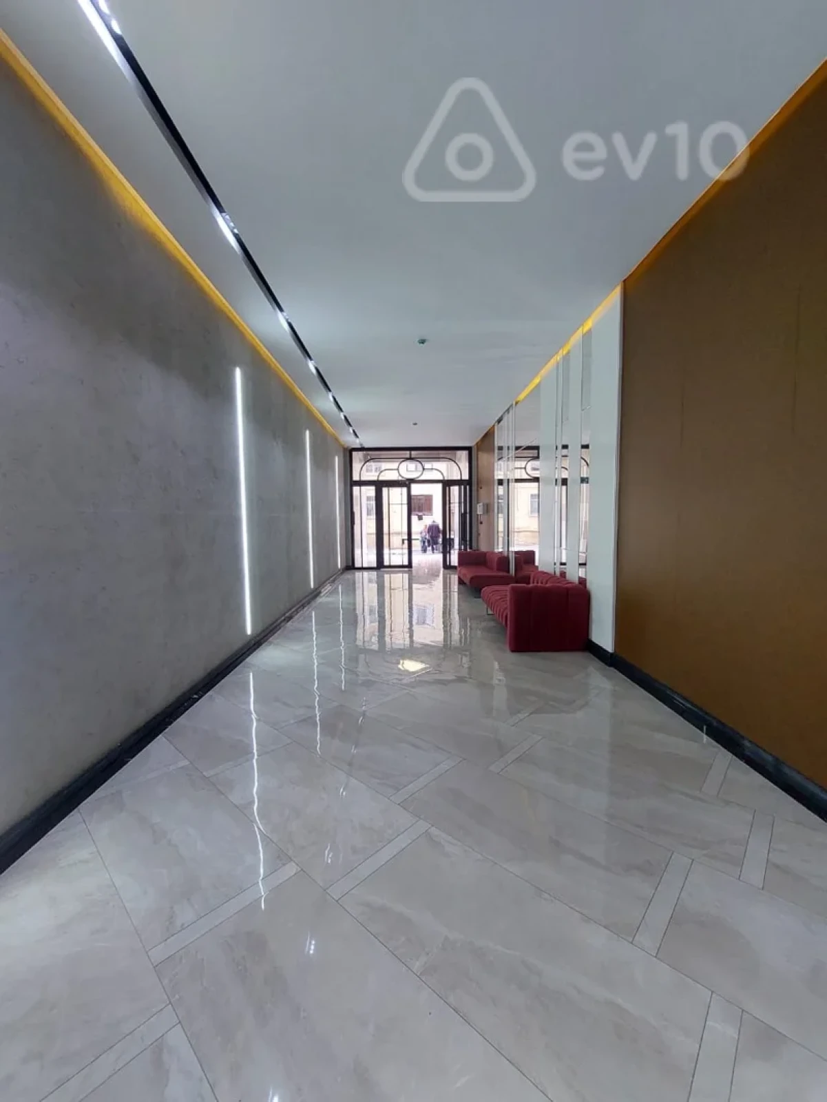 Satılır 2 otaqlı yeni tikili 99 m²