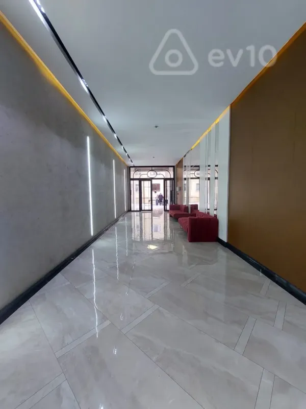 Satılır 2 otaqlı yeni tikili 99 m²