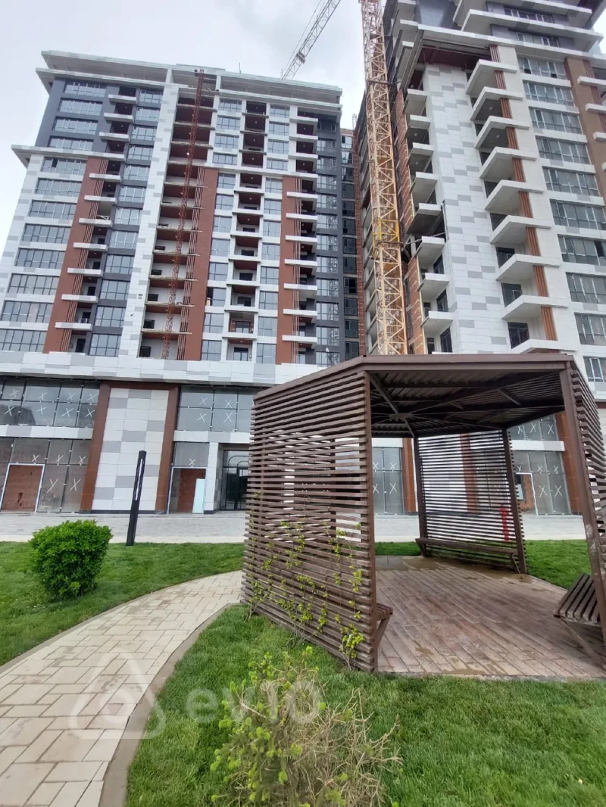 Satılır 2 otaqlı yeni tikili 99 m²