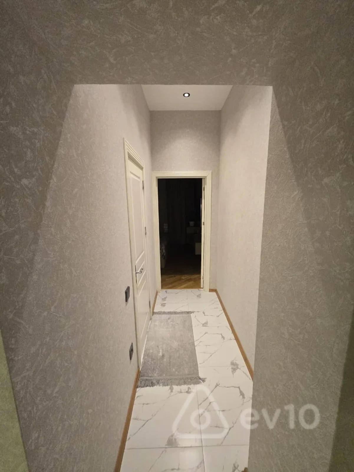 Kirayə verilir 2 otaqlı yeni tikili 60 m²
