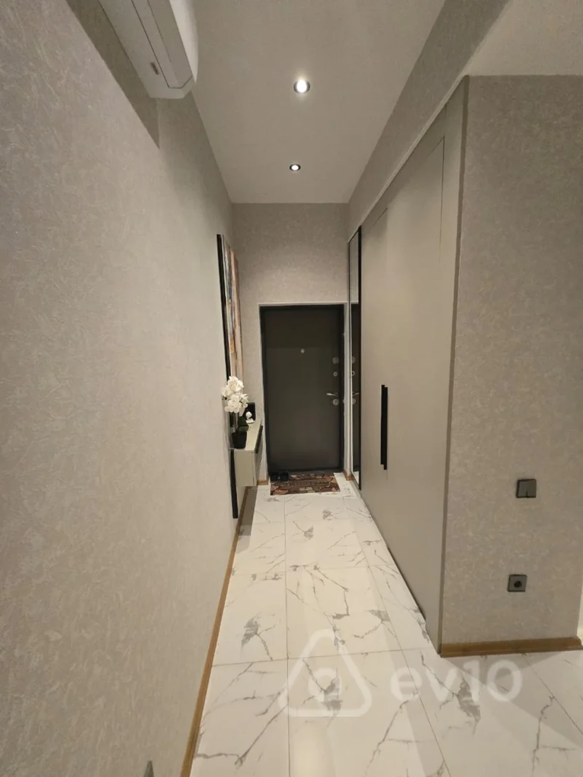 Kirayə verilir 2 otaqlı yeni tikili 60 m²