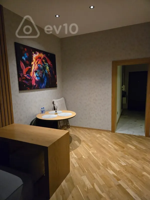 Kirayə verilir 2 otaqlı yeni tikili 60 m²