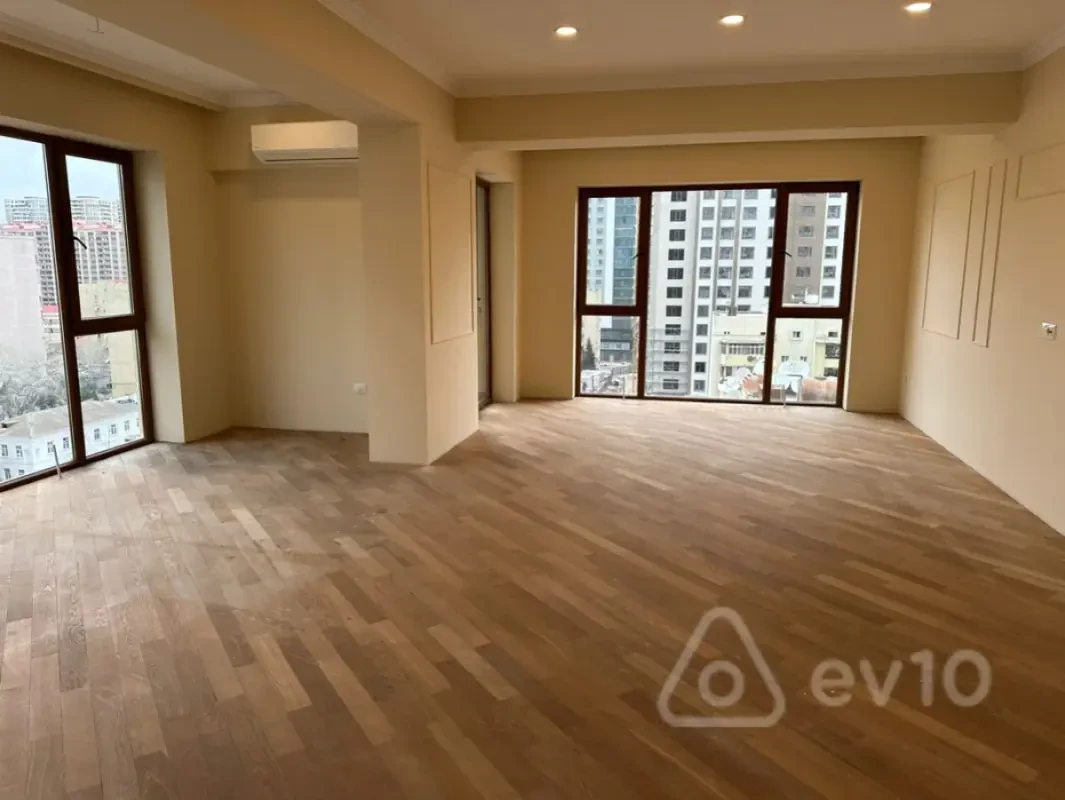 Satılır 4 otaqlı yeni tikili 182 m²
