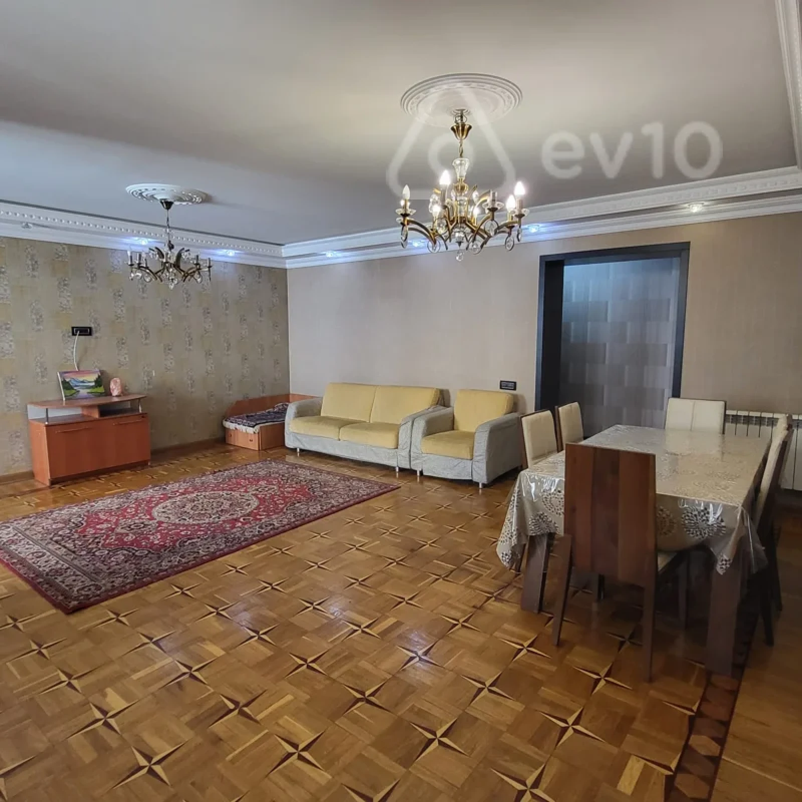 Satılır 4 otaqlı köhnə tikili 110 m²