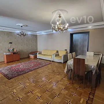 Satılır 4 otaqlı köhnə tikili 110 m² — Bakı, Yasamal 4 otaq 110.00 m²