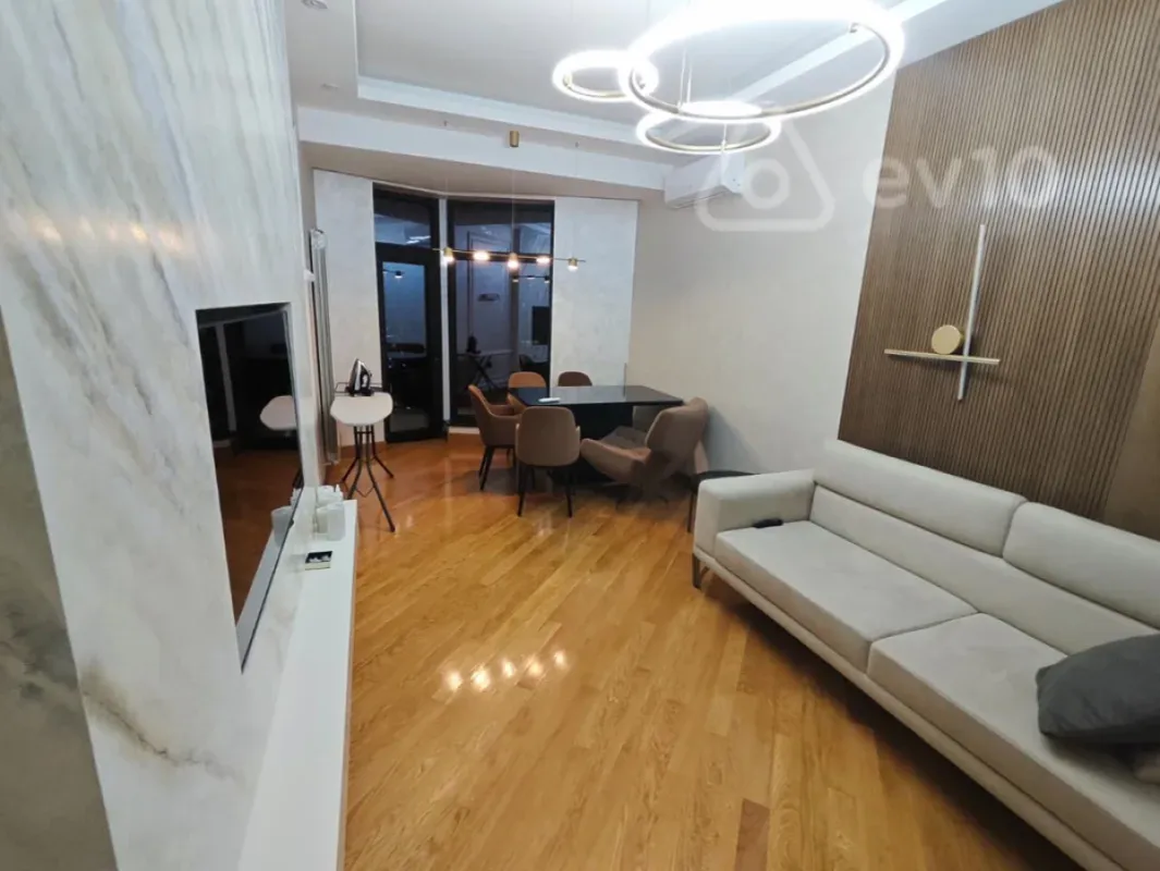 Kirayə verilir 2 otaqlı yeni tikili 70 m²