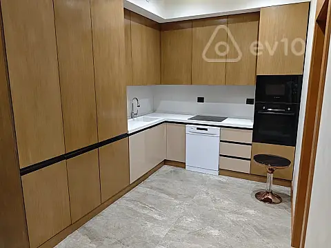 Kirayə verilir 2 otaqlı yeni tikili 70 m²