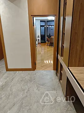 Kirayə verilir 2 otaqlı yeni tikili 70 m²