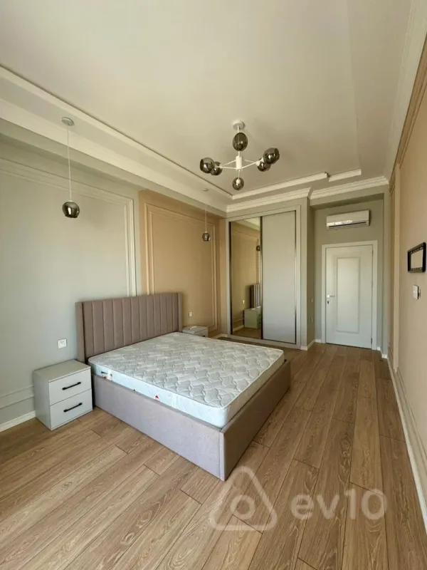 Kirayə verilir 3 otaqlı yeni tikili 100 m²