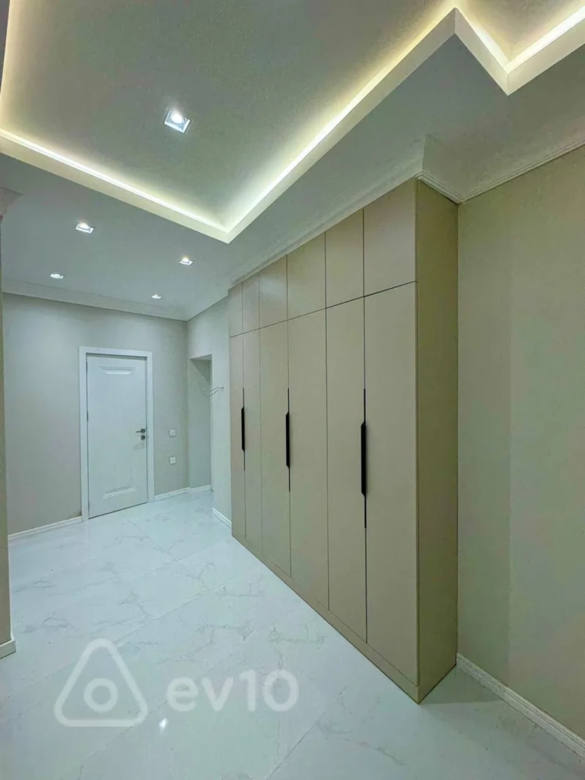 Kirayə verilir 3 otaqlı yeni tikili 100 m²