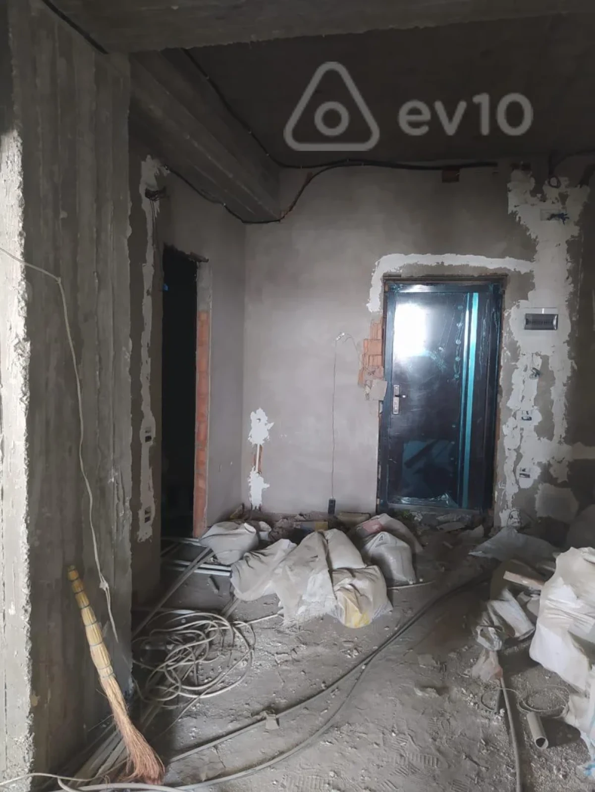 Satılır 2 otaqlı yeni tikili 110 m²