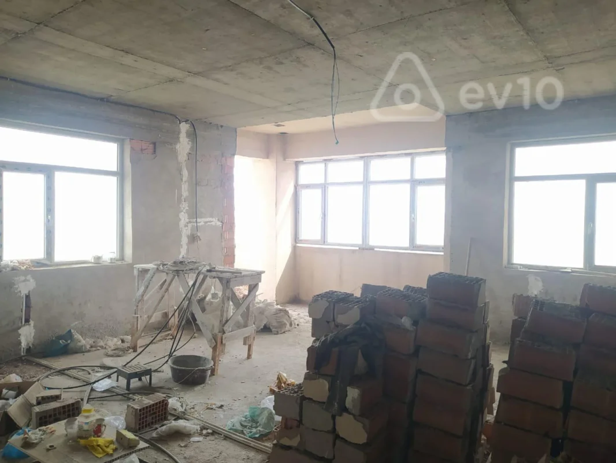 Satılır 2 otaqlı yeni tikili 110 m²
