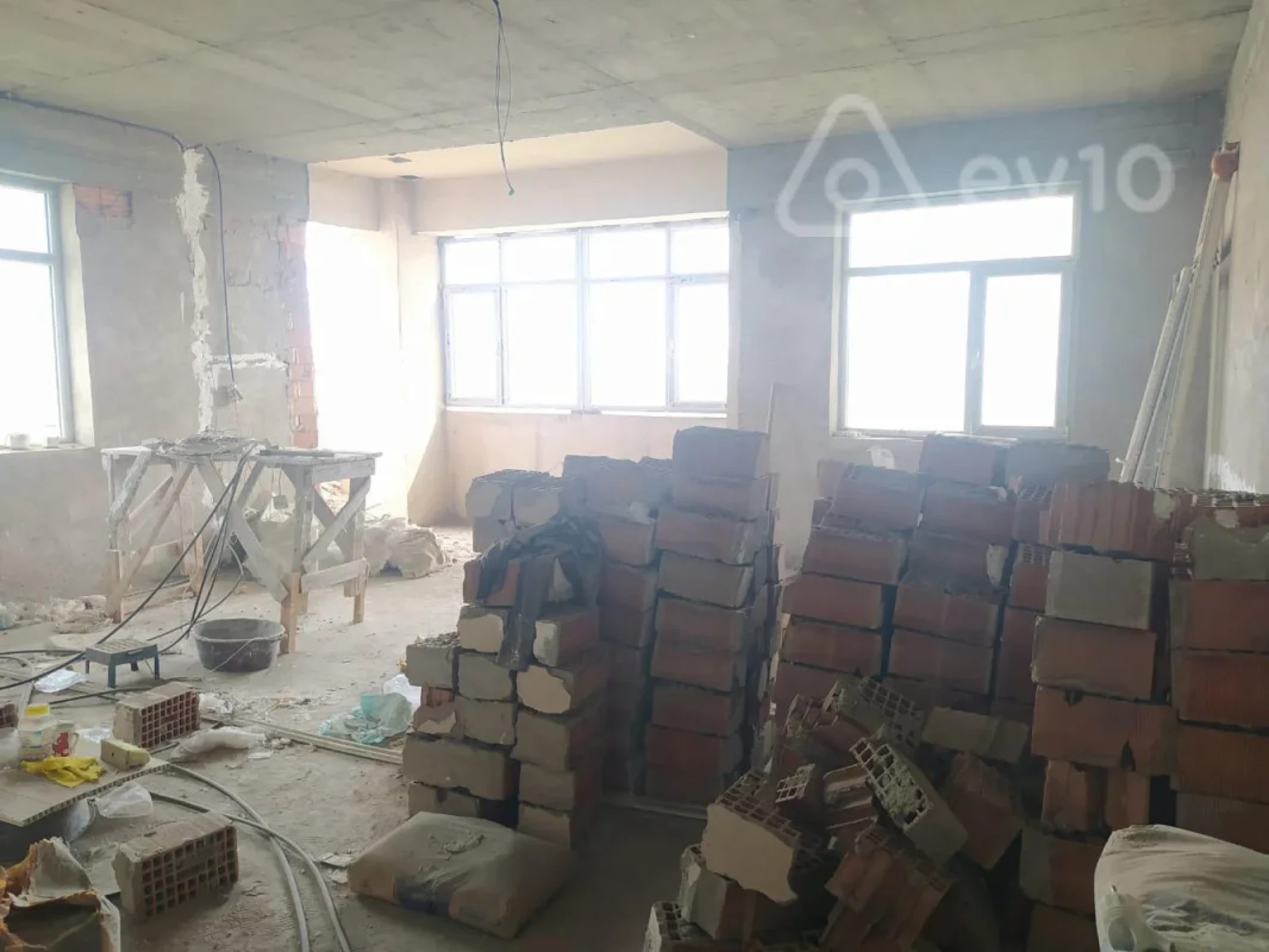 Satılır 2 otaqlı yeni tikili 110 m²