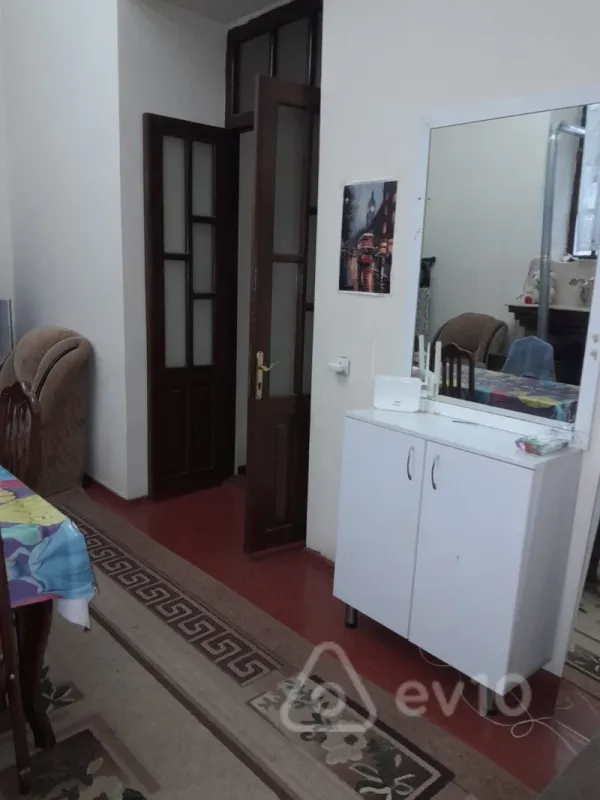 Kirayə verilir 3 otaqlı köhnə tikili 90 m²