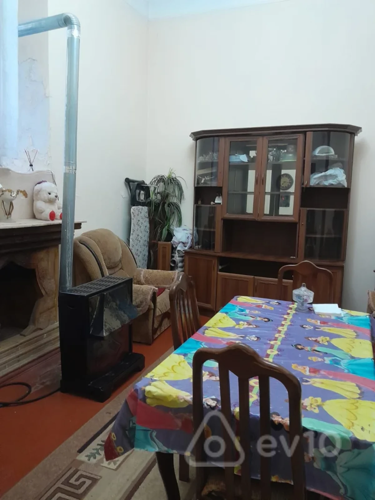 Kirayə verilir 3 otaqlı köhnə tikili 90 m²