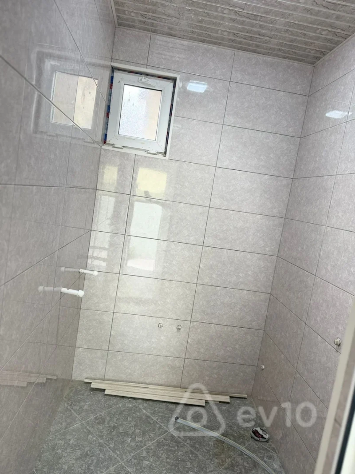 Satılır 6 otaqlı həyət evi 150 m²