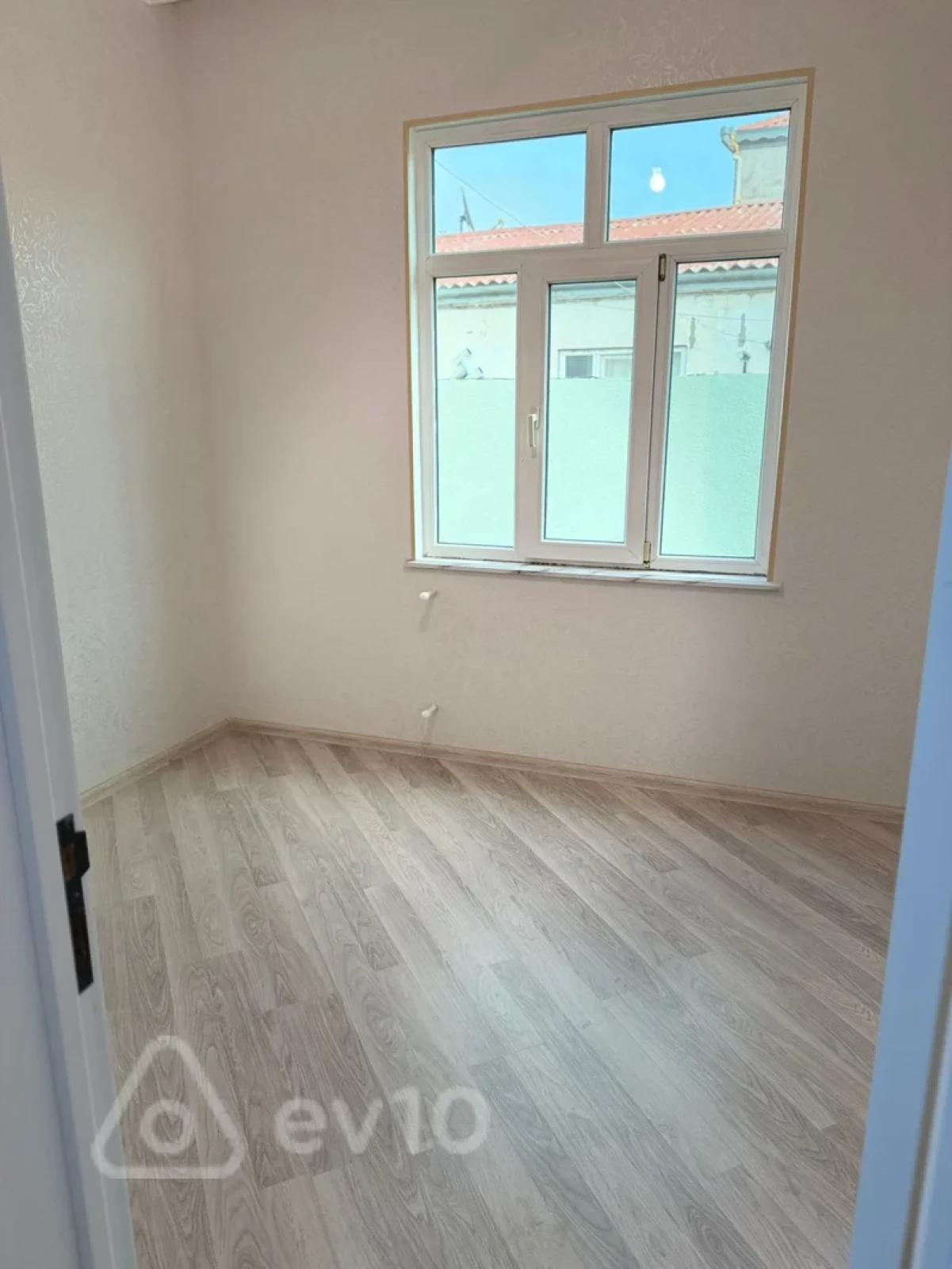 Satılır 6 otaqlı həyət evi 150 m²