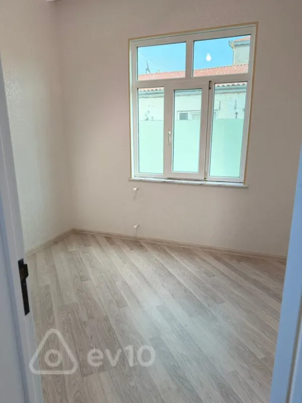 Satılır 6 otaqlı həyət evi 150 m²