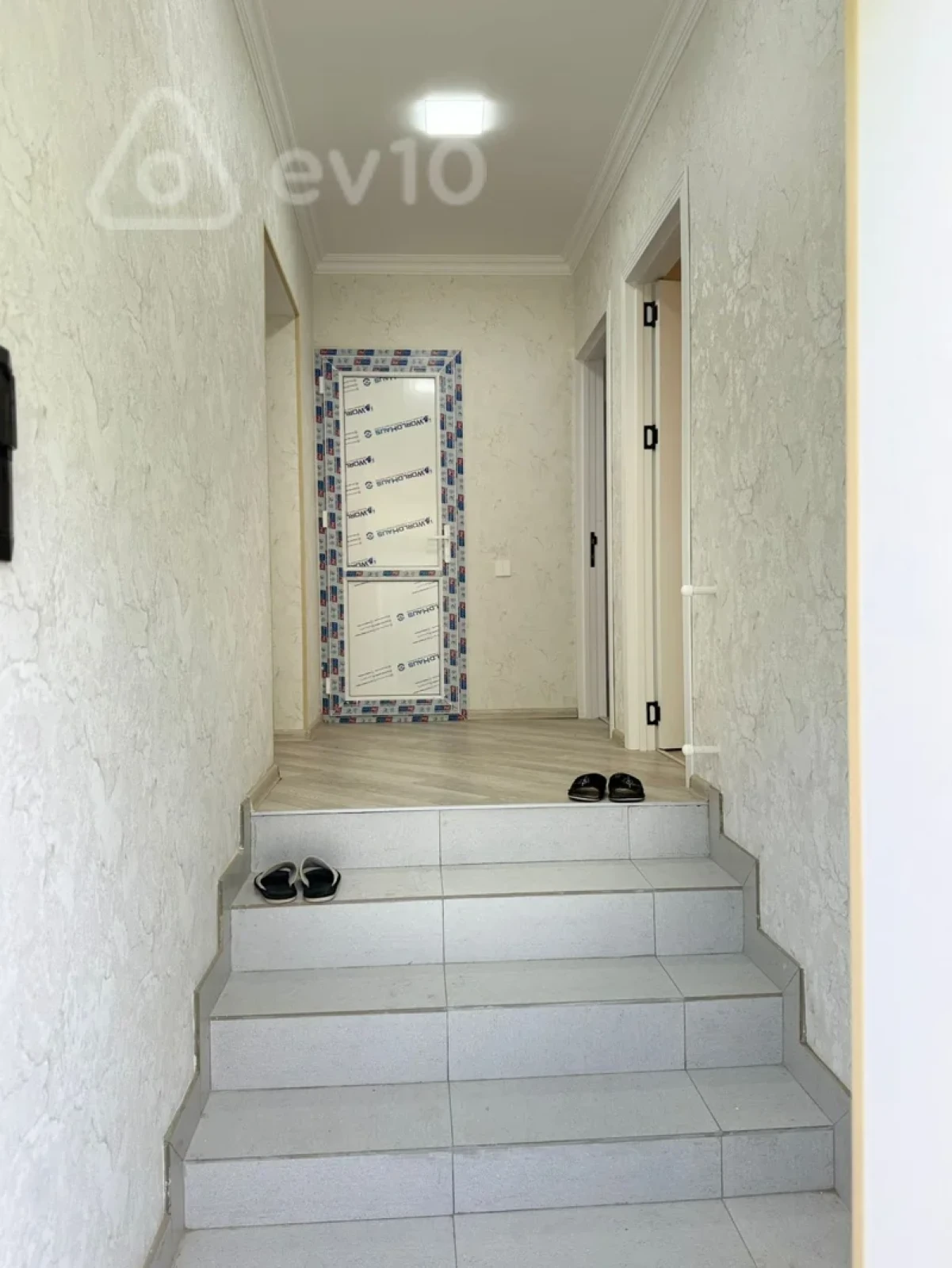 Satılır 6 otaqlı həyət evi 150 m²