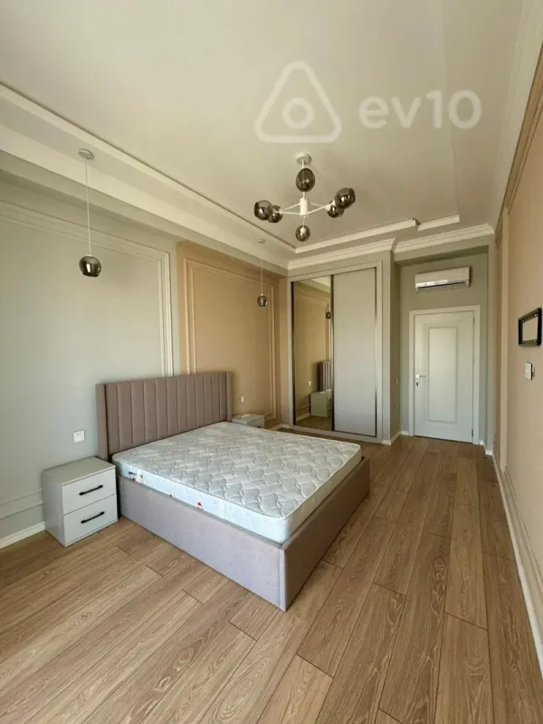 Kirayə verilir 4 otaqlı yeni tikili 155 m²