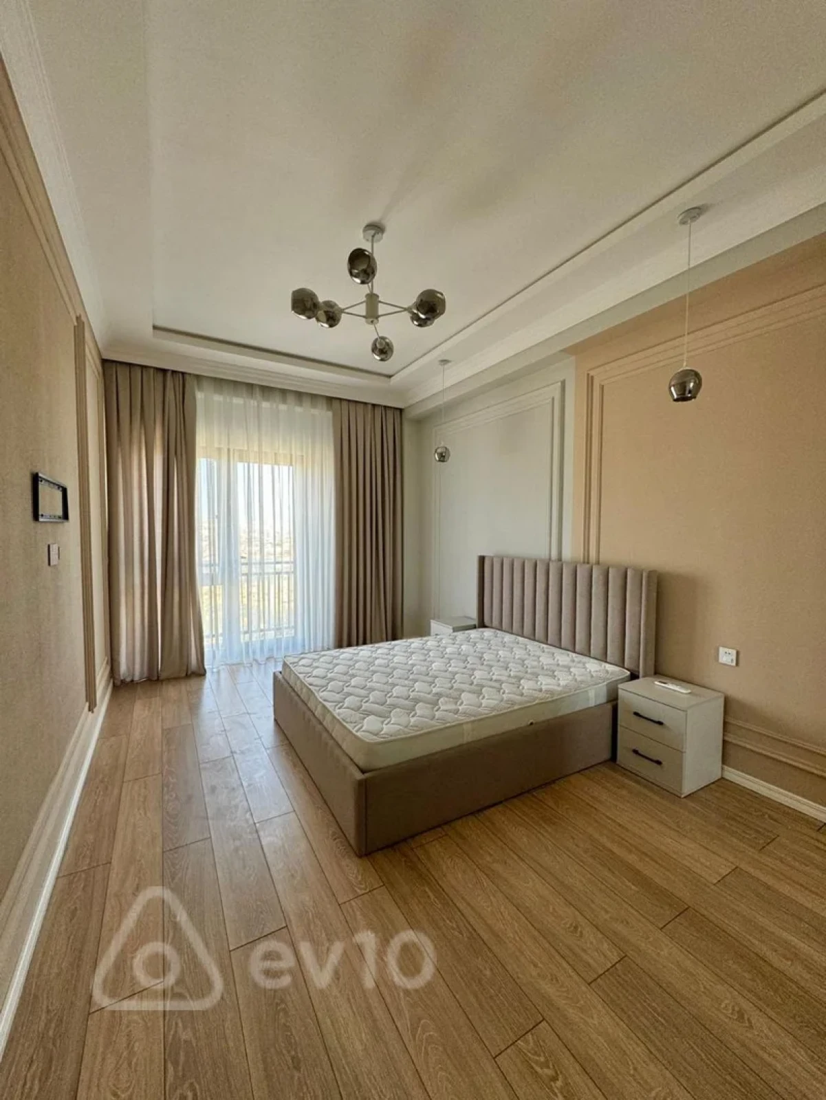 Kirayə verilir 4 otaqlı yeni tikili 155 m²