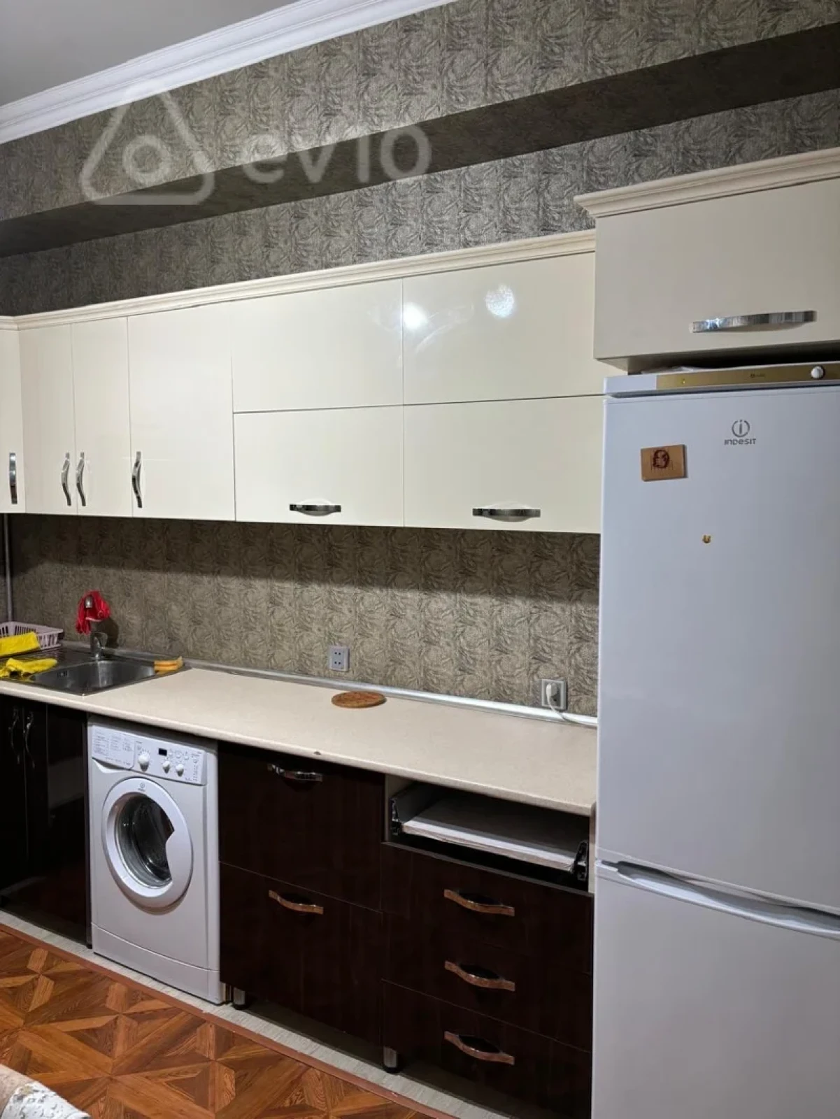 Kirayə verilir 2 otaqlı yeni tikili 85 m²