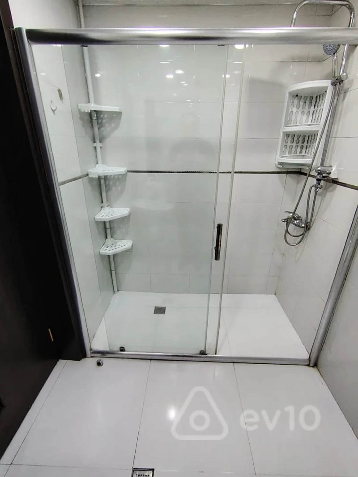 Satılır 3 otaqlı köhnə tikili 75 m²