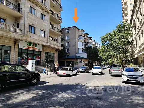 Satılır 3 otaqlı köhnə tikili 75 m²