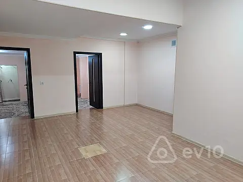 Satılır 3 otaqlı köhnə tikili 75 m²