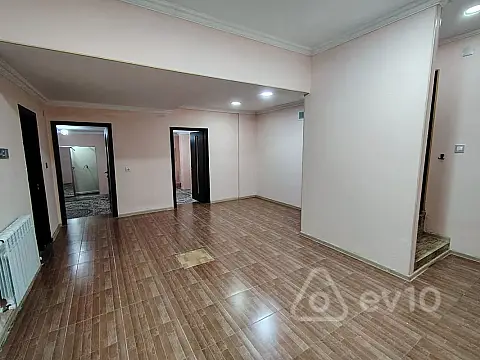 Satılır 3 otaqlı köhnə tikili 75 m²