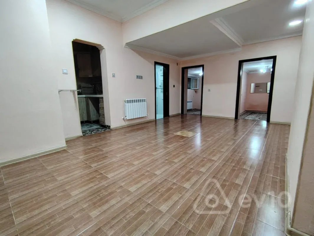Satılır 3 otaqlı köhnə tikili 75 m²