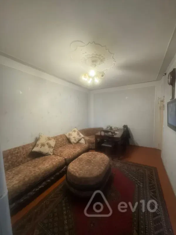Satılır 3 otaqlı köhnə tikili 45 m²