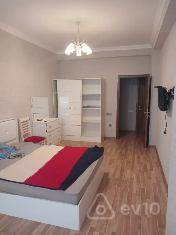 Kirayə verilir 2 otaqlı yeni tikili 100 m²