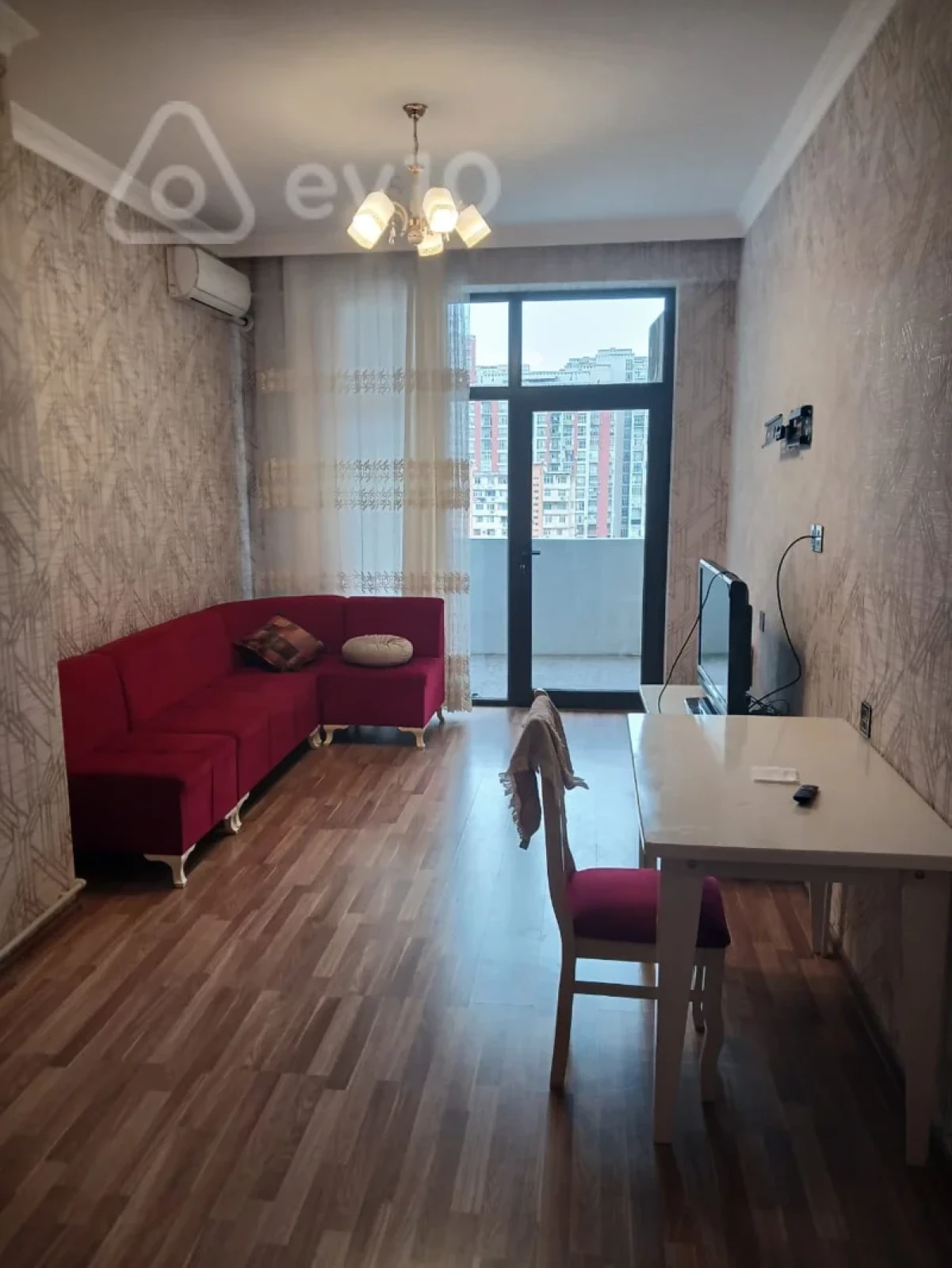 Kirayə verilir 2 otaqlı yeni tikili 100 m²