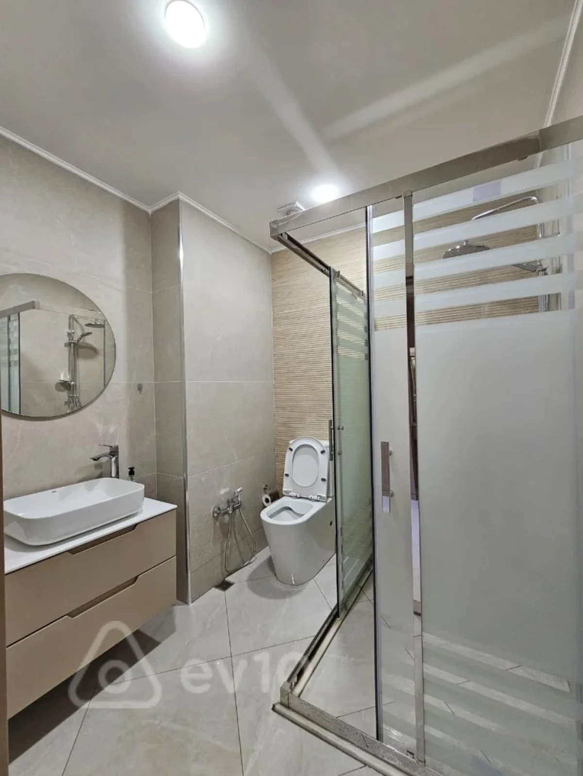 Kirayə verilir 2 otaqlı yeni tikili 80 m²