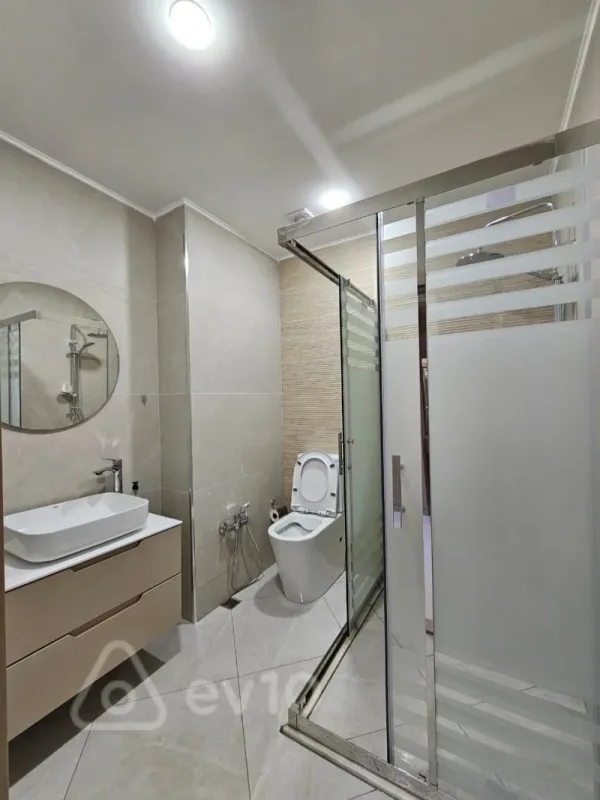 Kirayə verilir 2 otaqlı yeni tikili 80 m²