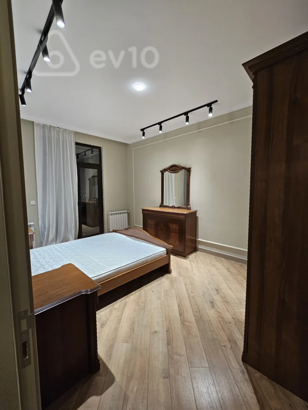 Kirayə verilir 2 otaqlı yeni tikili 80 m²