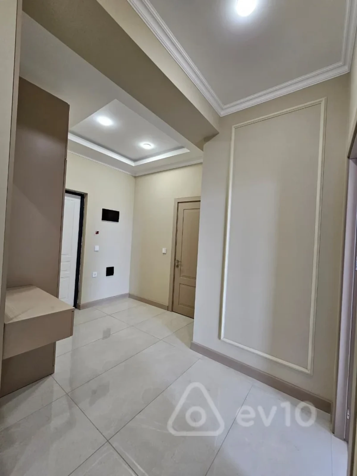 Kirayə verilir 2 otaqlı yeni tikili 80 m²