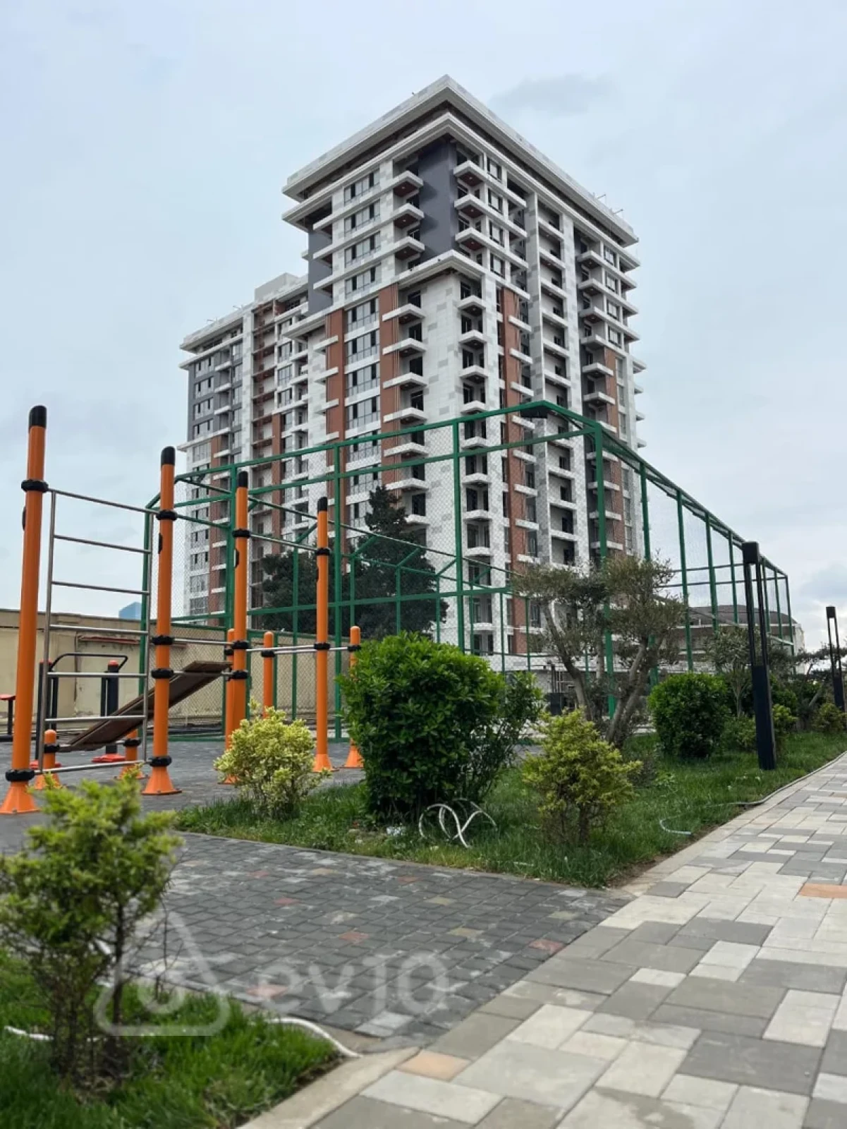 Satılır 2 otaqlı yeni tikili 99 m²