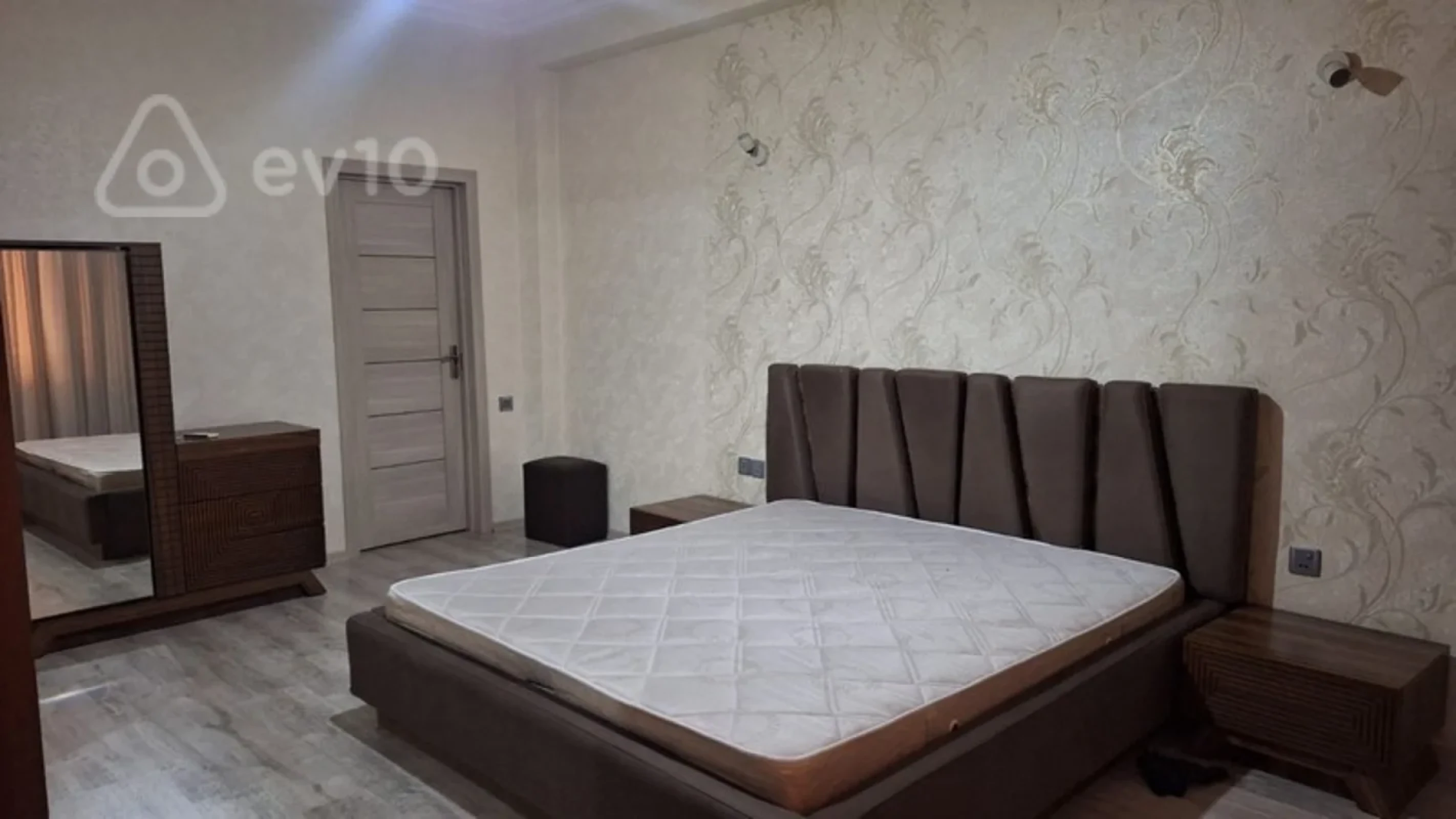 Kirayə verilir 2 otaqlı yeni tikili 103 m²