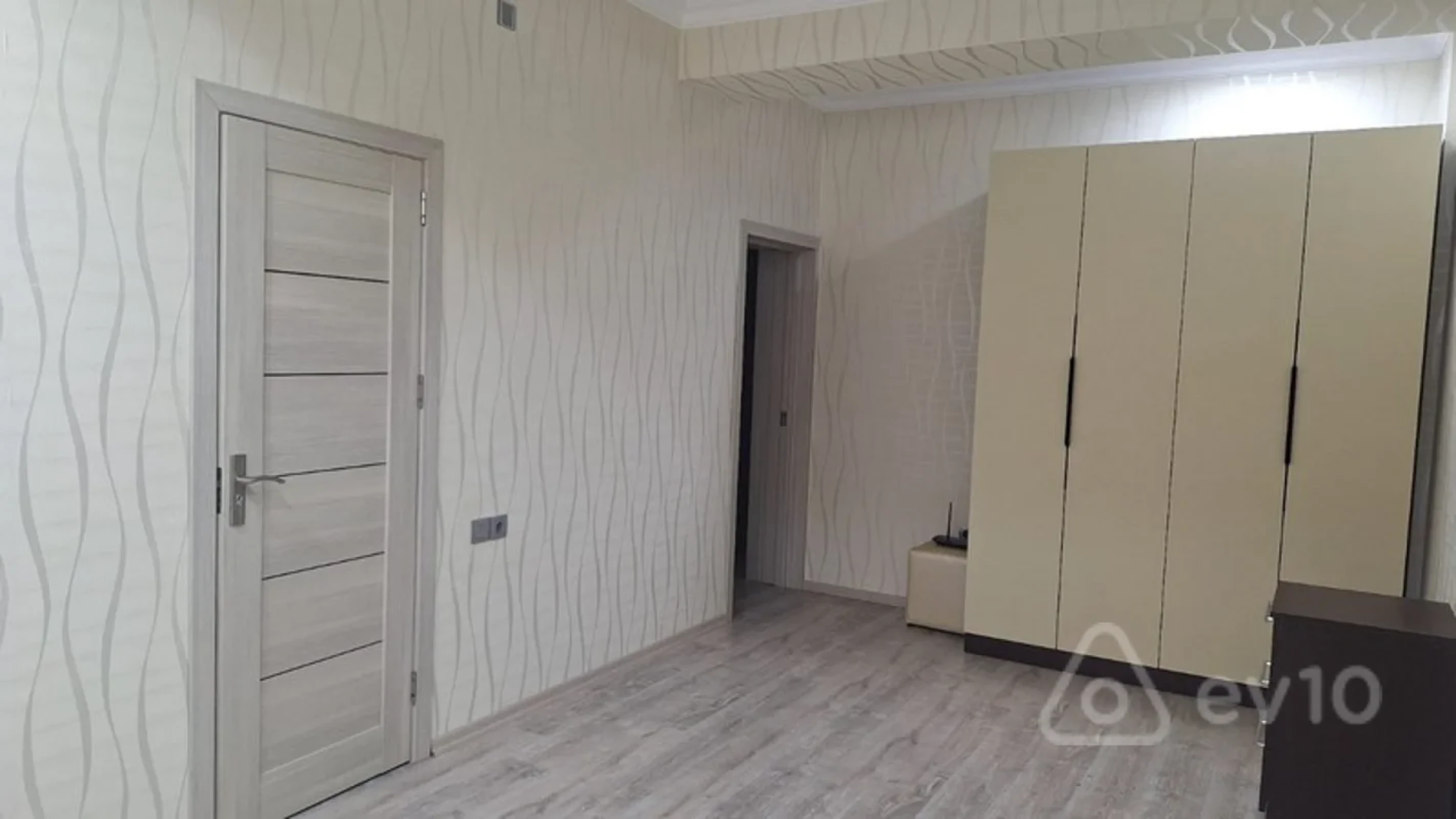 Kirayə verilir 2 otaqlı yeni tikili 103 m²