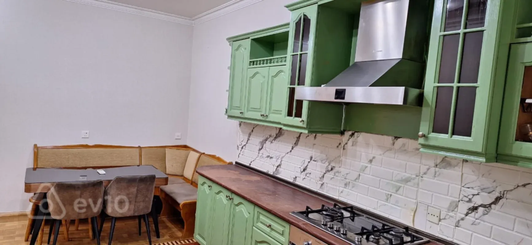 Kirayə verilir 4 otaqlı yeni tikili 155 m²