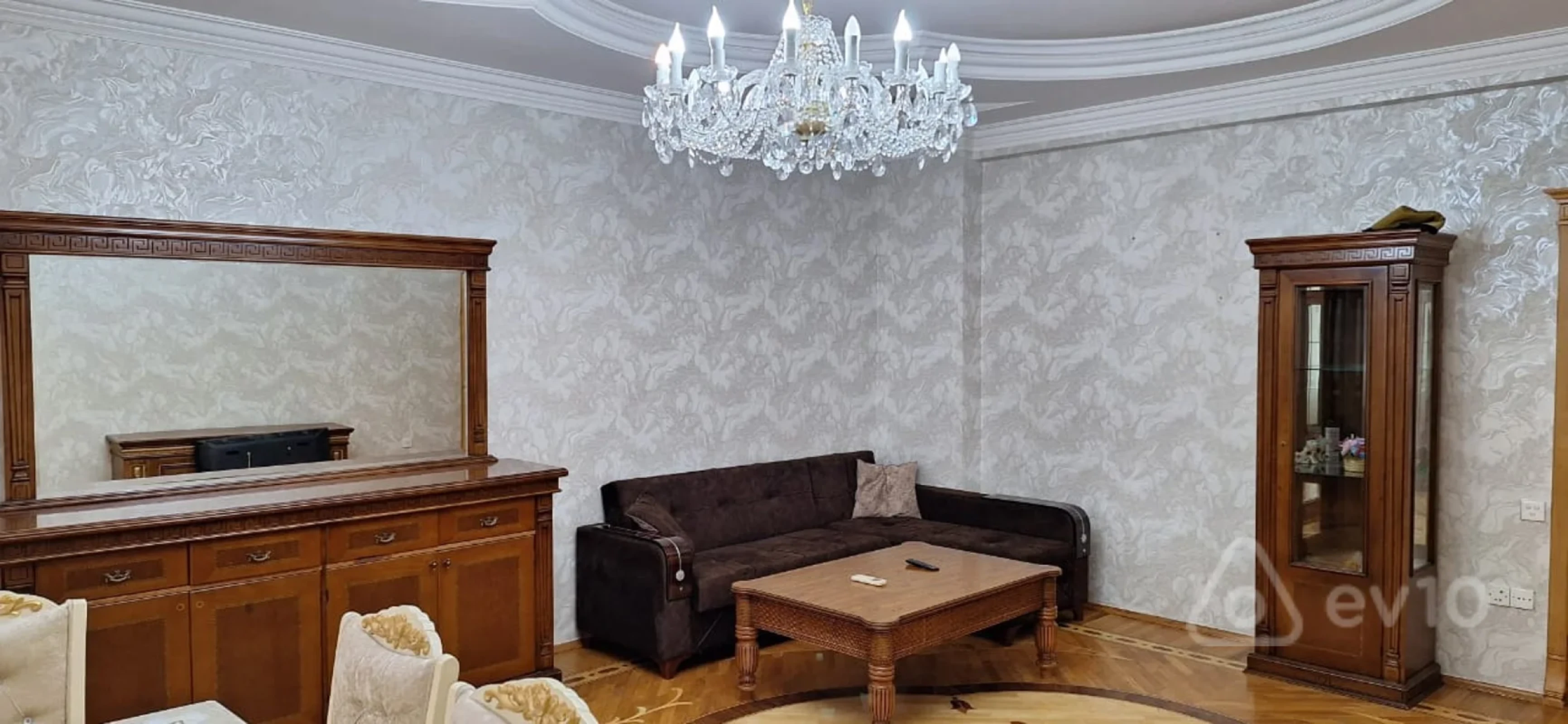 Kirayə verilir 4 otaqlı yeni tikili 155 m²