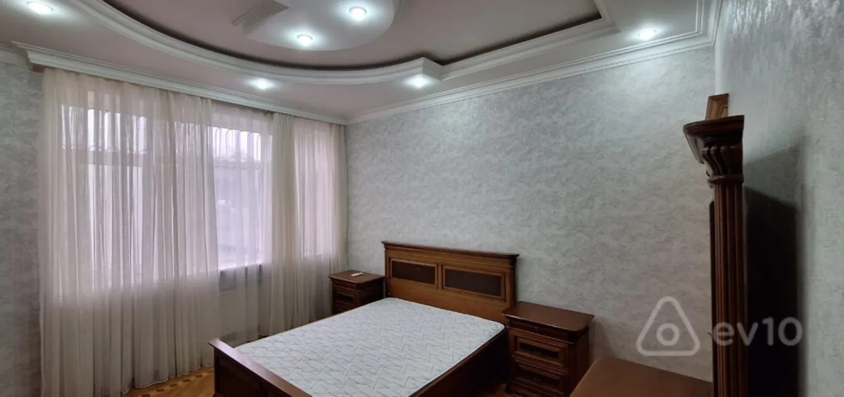 Kirayə verilir 4 otaqlı yeni tikili 155 m²